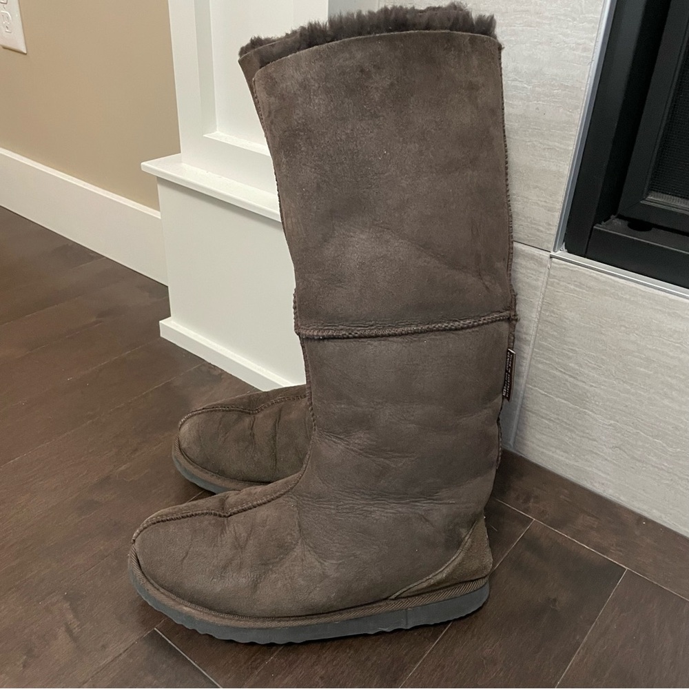 Clobber Australia UGG Chocolate Brown Australian Sheepskin Boots Women’s Size 10